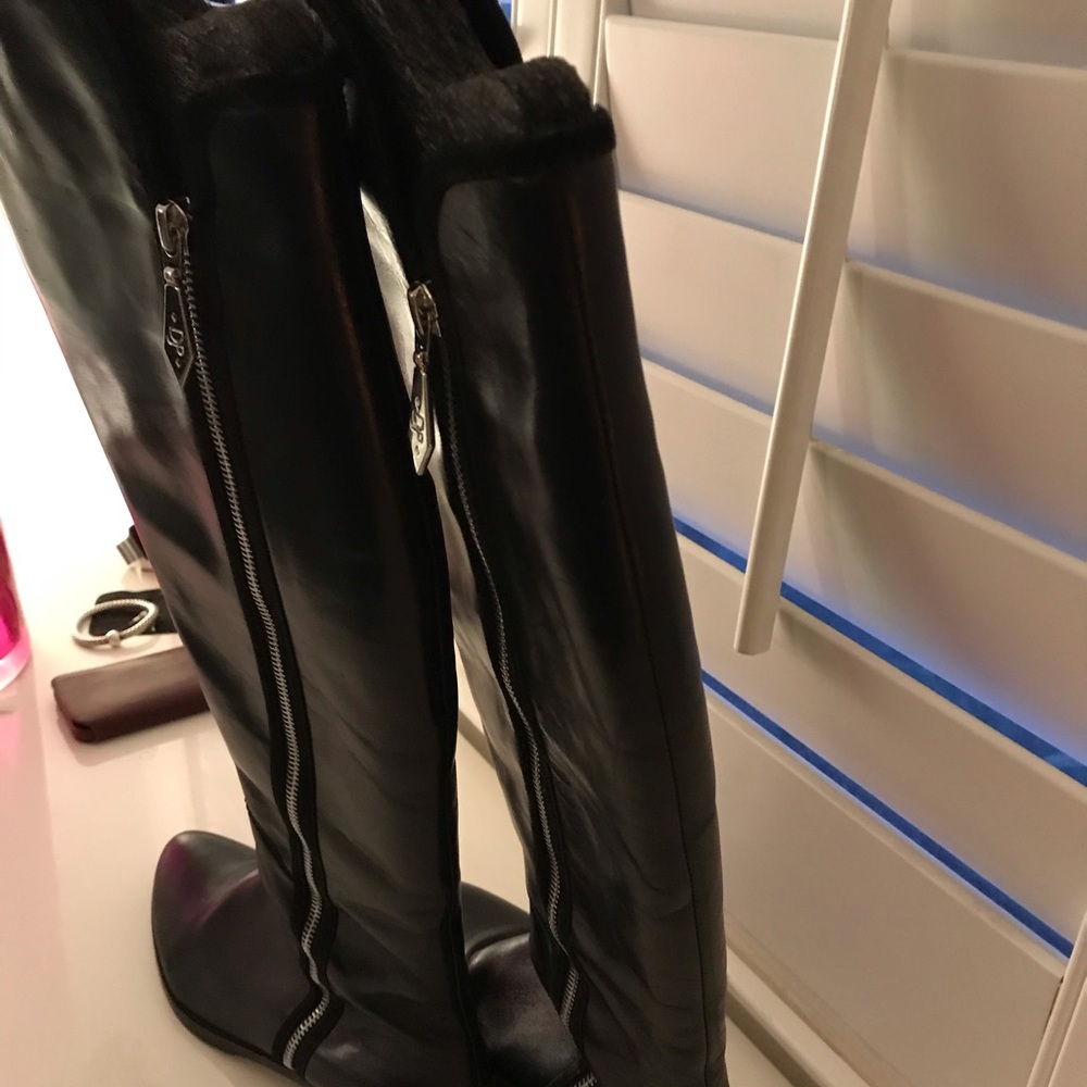 👢 Boots - Picture 4 of 7